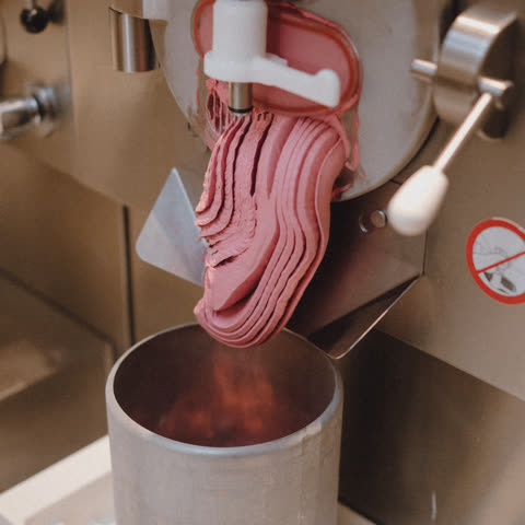 Sorbet czereśniowy, wegański, z dodatkiem kwiatów lawendy 80-100 g