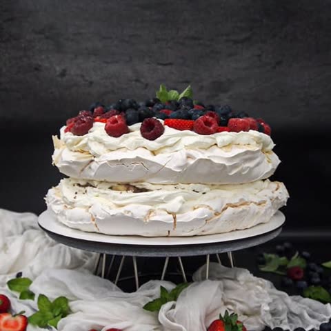 Tort bezowy średnica 22cm